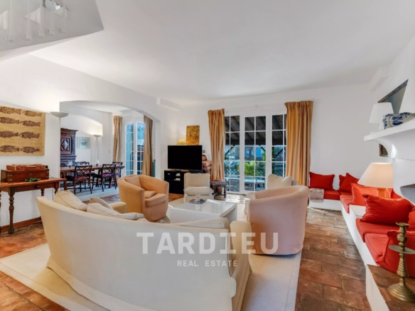 Maison de maître avec amarrage