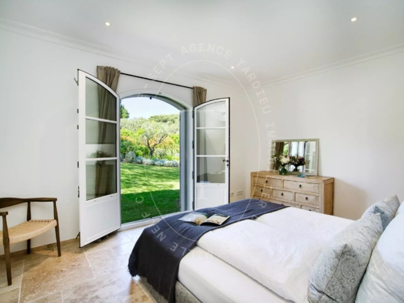 Villa contemporaine avec piscine proche centre ville