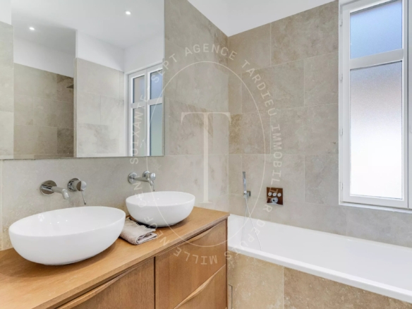 Rare appartement avec vue mer dans une maison classée.