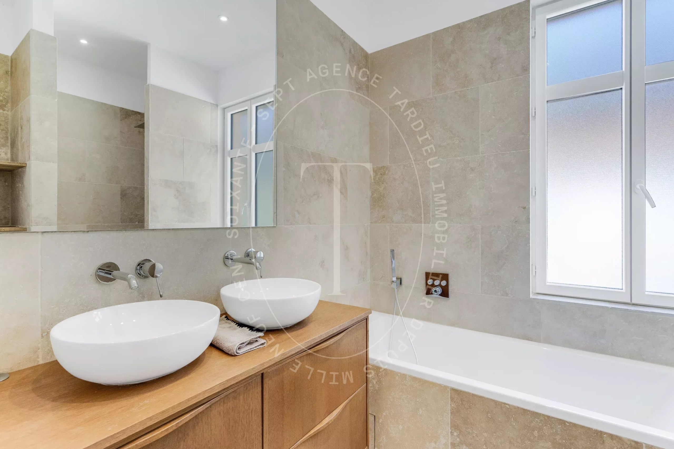 Rare appartement avec vue mer dans une maison classée.