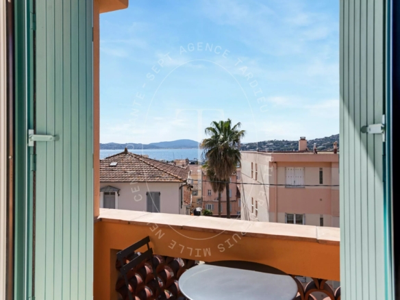 Rare appartement avec vue mer dans une maison classée.