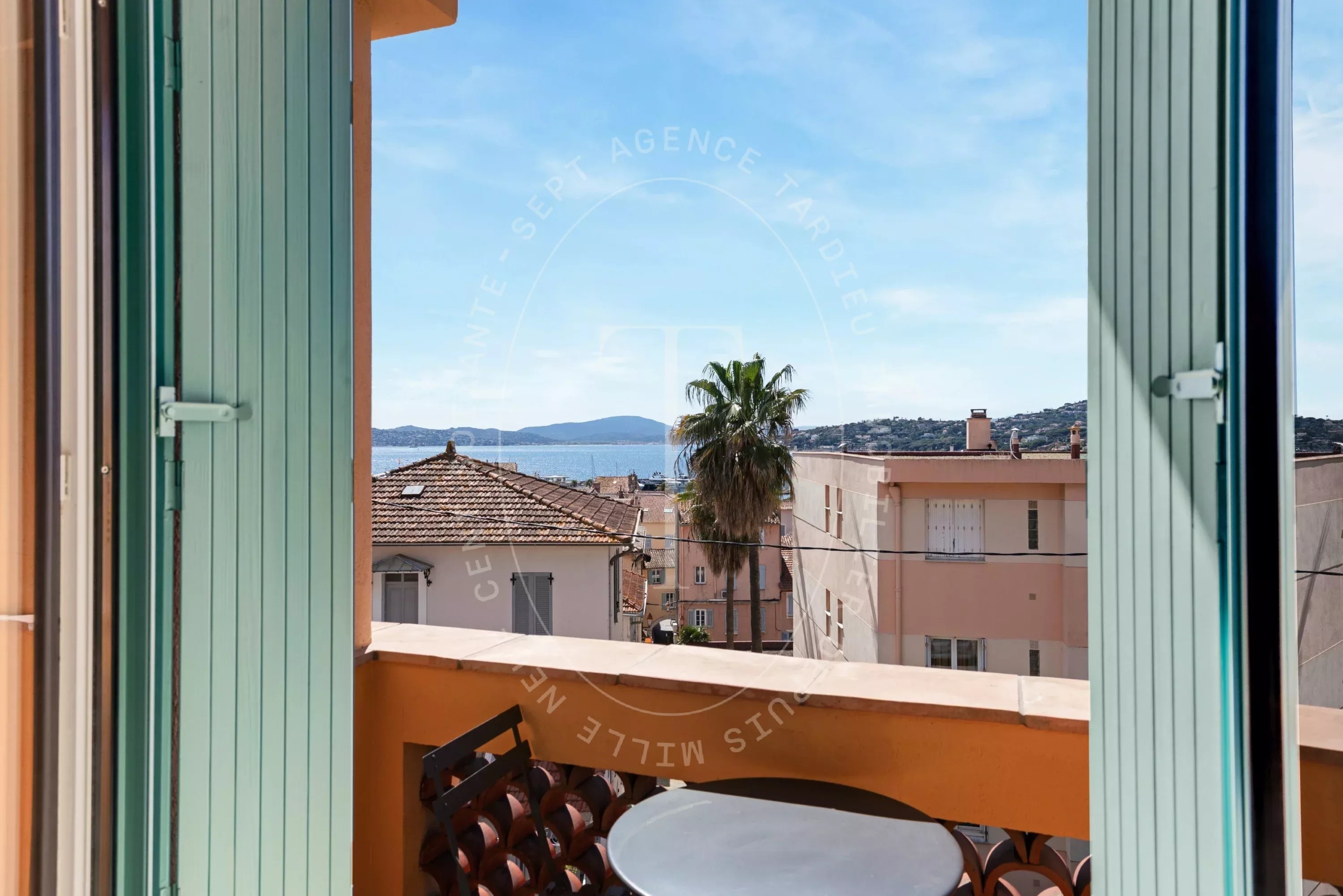 Rare appartement avec vue mer dans une maison classée.