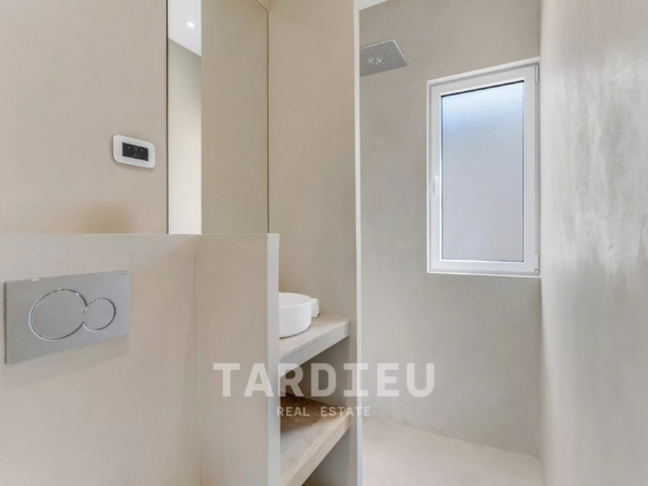 Rare appartement avec vue mer dans une maison classée.