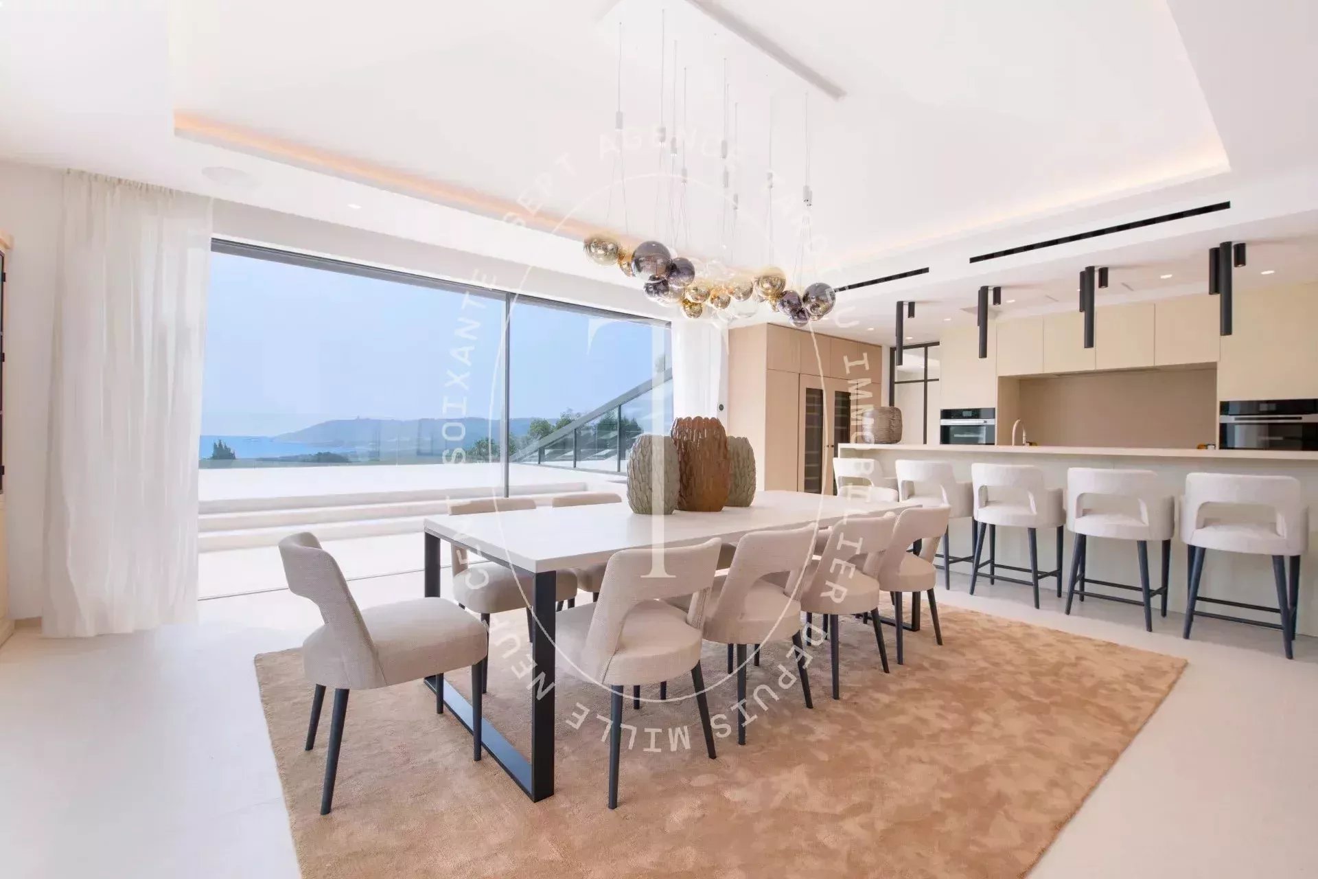 Villa d'Exception avec Vue Panoramique sur la Mer