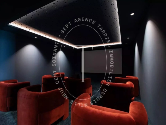 Villa d'Exception avec Vue Panoramique sur la Mer