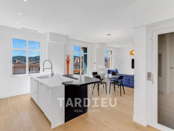 Rare appartement avec vue mer dans une maison classée.