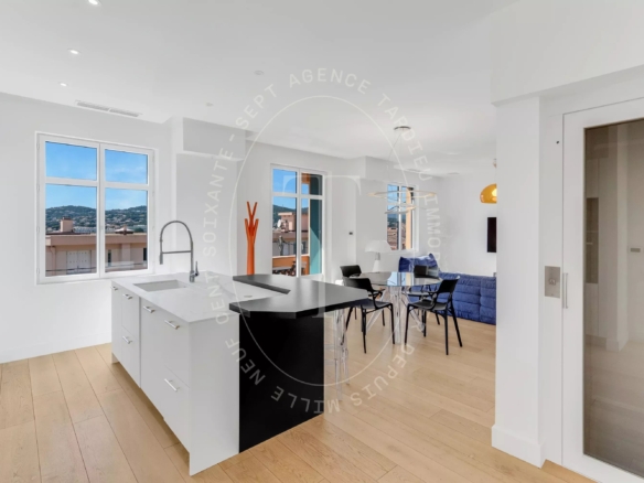 Rare appartement avec vue mer dans une maison classée.