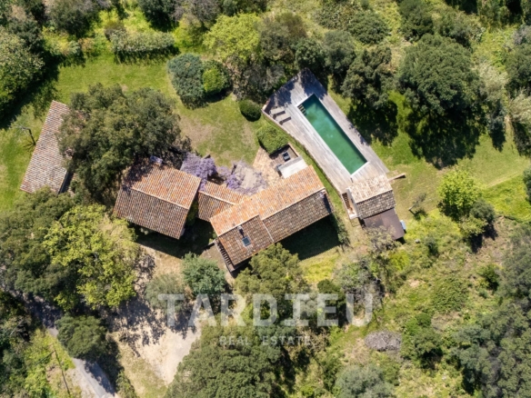 Maison provençale avec vue sur le village de Ramatuelle