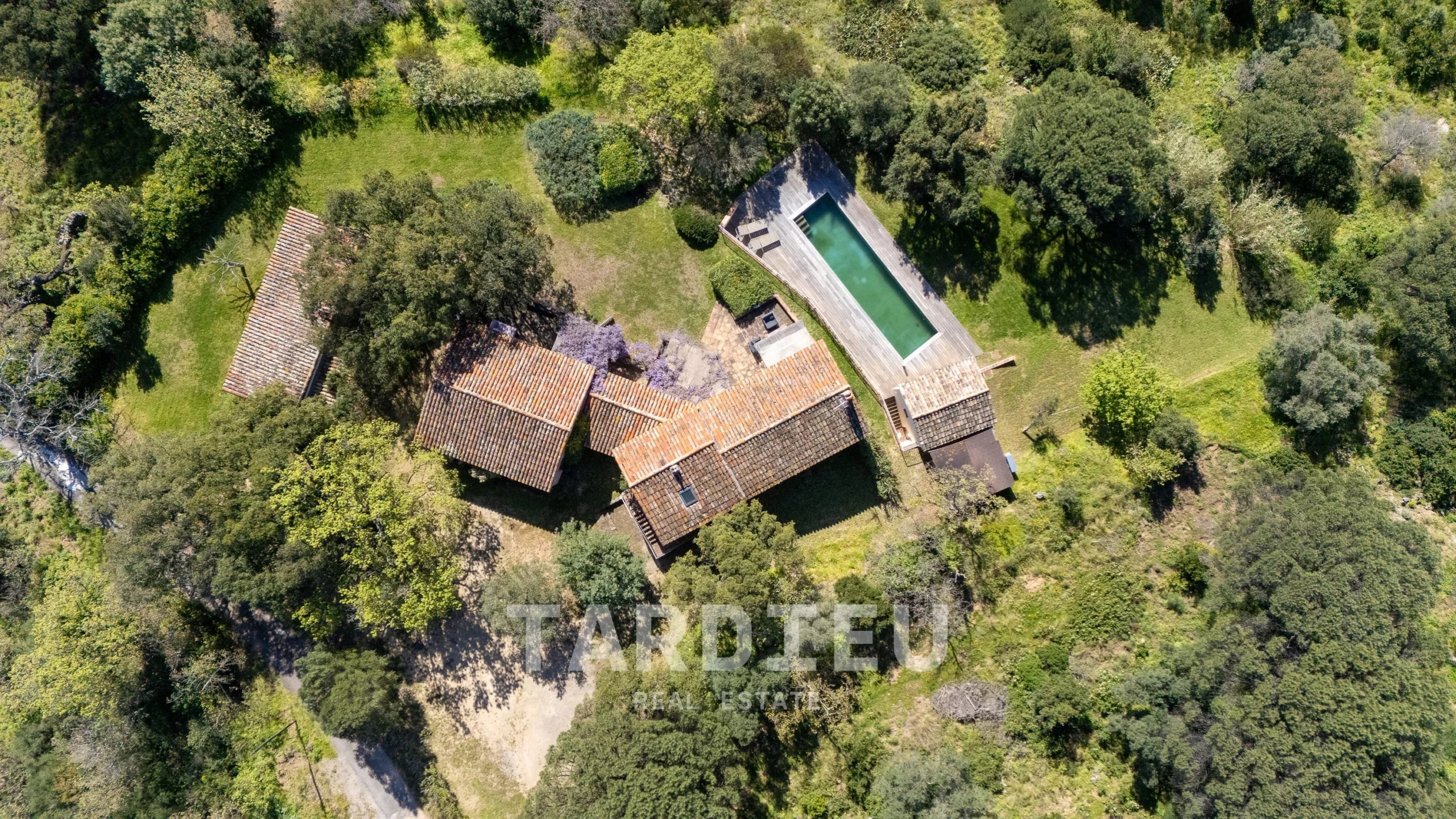 Maison provençale avec vue sur le village de Ramatuelle