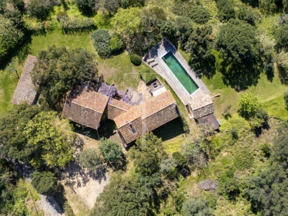 Maison provençale avec vue sur le village de Ramatuelle