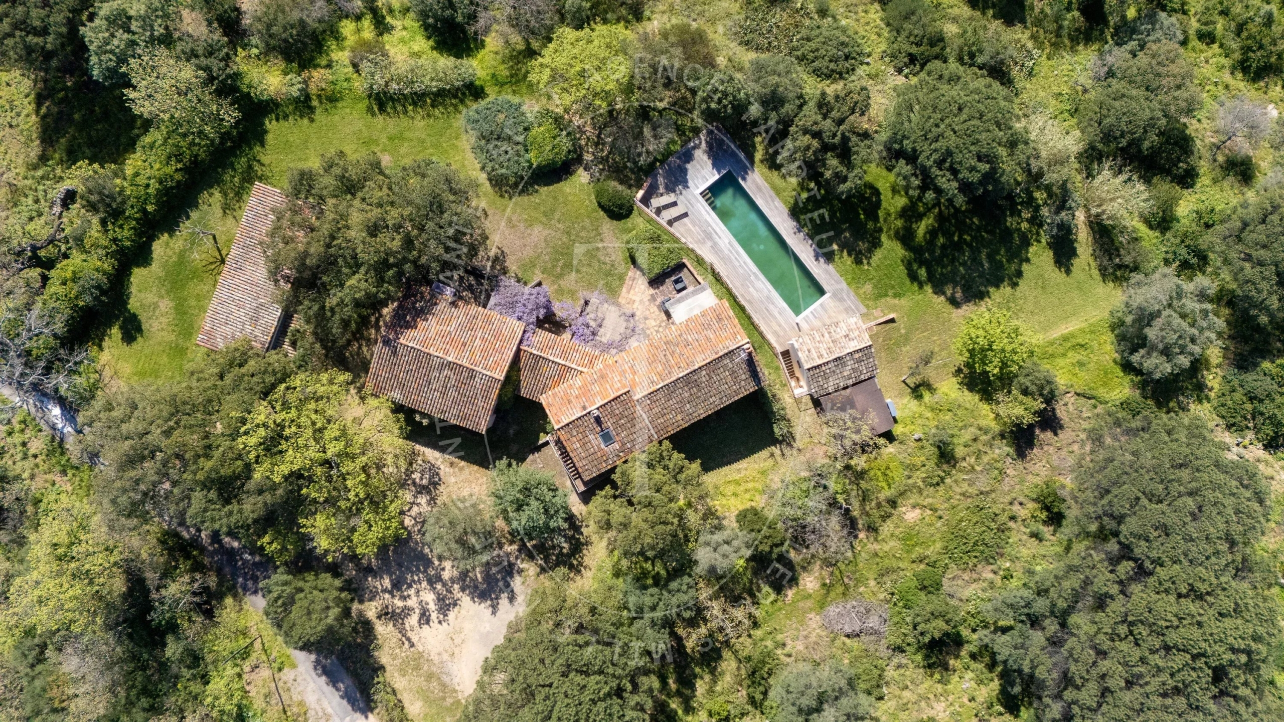 Maison provençale avec vue sur le village de Ramatuelle