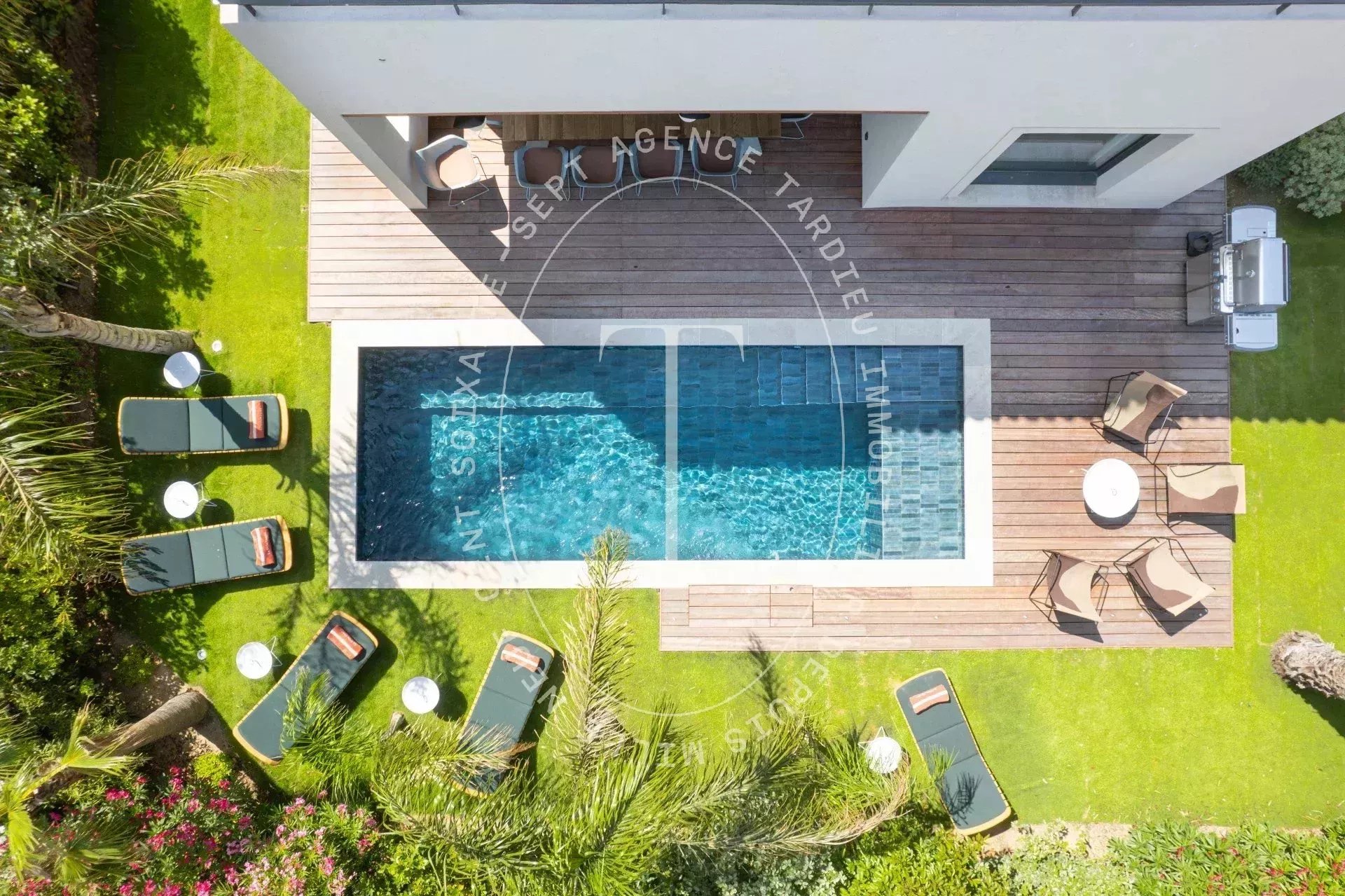 Villa neuve, cœur de Saint-Tropez