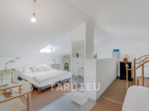 Maison provençale avec vue sur le village de Ramatuelle