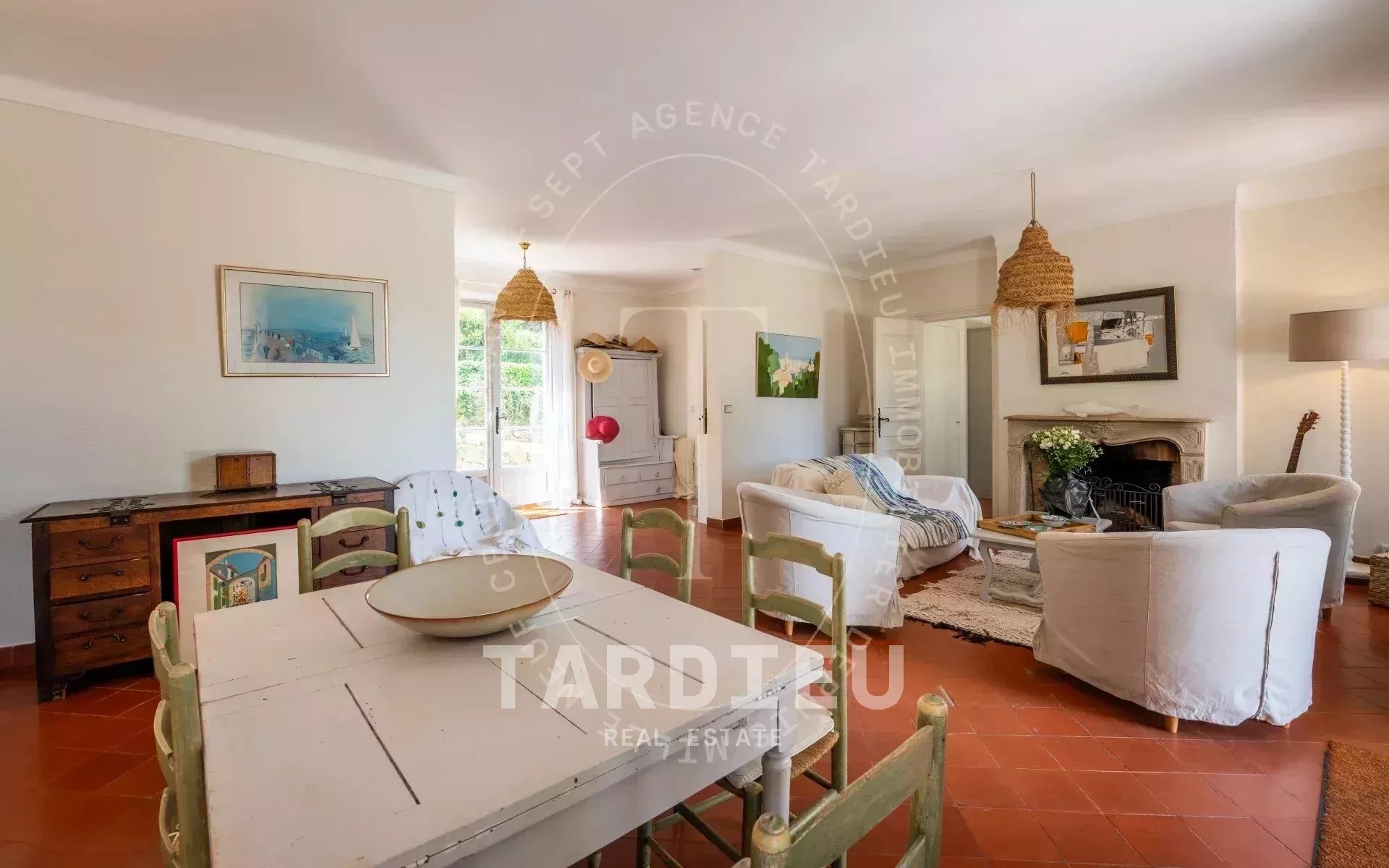 Villa Saint-Tropez, centre, cadre préservé