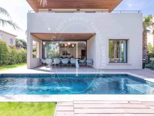 Villa neuve, cœur de Saint-Tropez