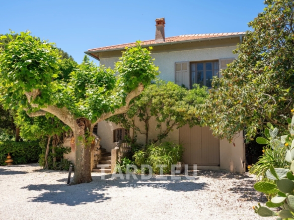 Maison provençale à rénover proche centre