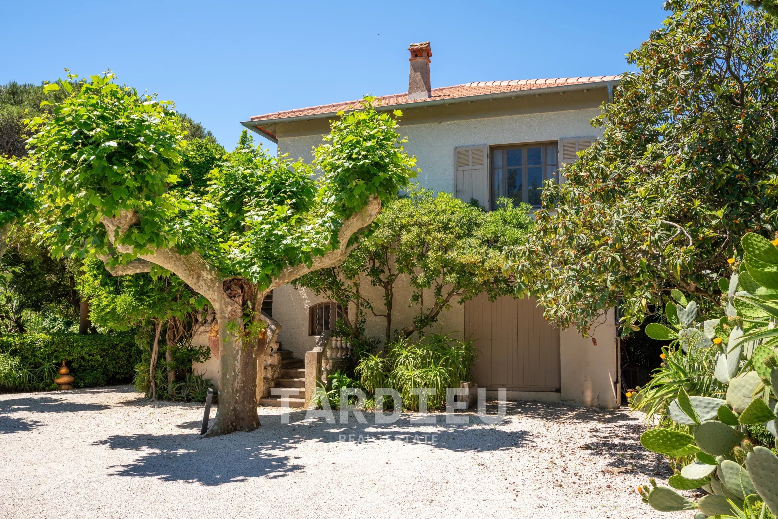Maison provençale à rénover proche centre
