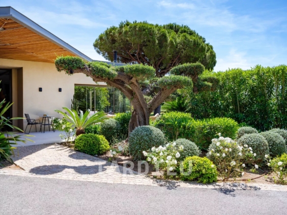 Villa Contemporaine sur Ramatuelle