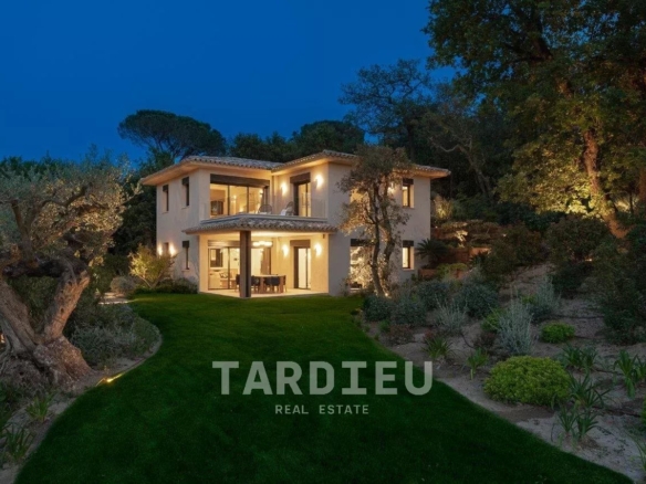 Saint-Tropez : Propriété d'exception vue mer
