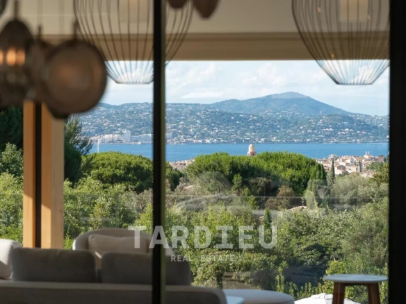 Saint-Tropez : Propriété d'exception vue mer