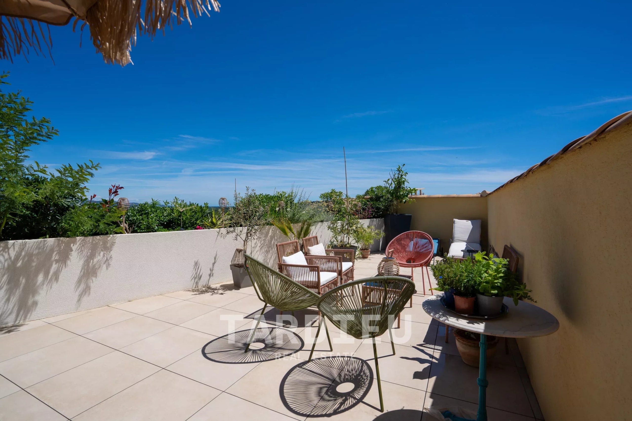 Appartement 5 pièces dernier étage avec terrasse