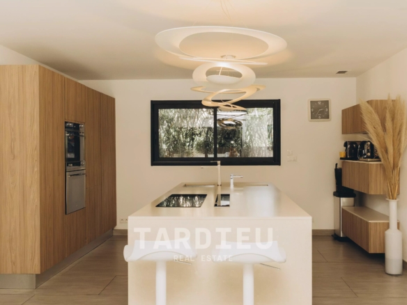 Gassin – Villa avec 5 chambres, piscine et plage à pieds