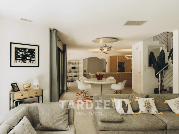 Gassin – Villa avec 5 chambres, piscine et plage à pieds