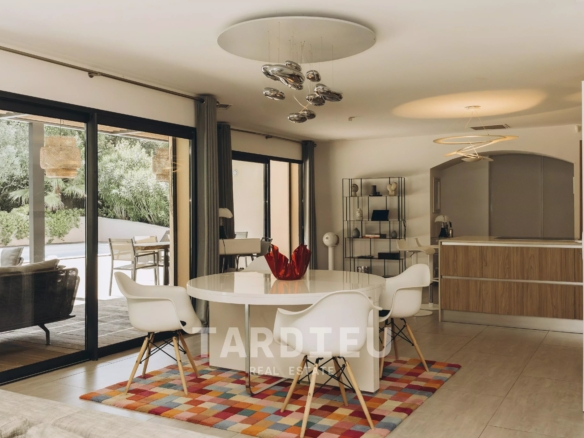 Gassin – Villa avec 5 chambres, piscine et plage à pieds