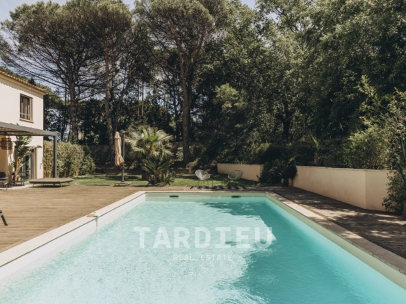 Gassin – Villa avec 5 chambres, piscine et plage à pieds