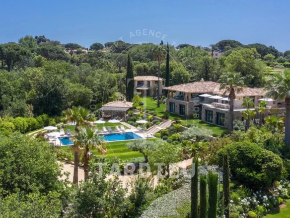Saint-Tropez : Propriété d'exception vue mer