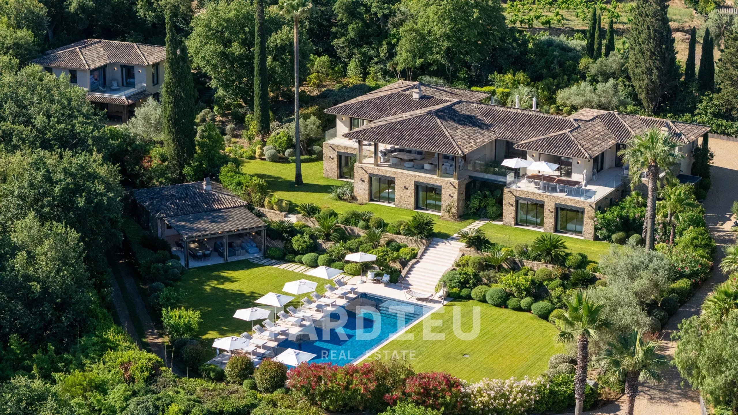 Saint-Tropez: Villa sea view, secure estate