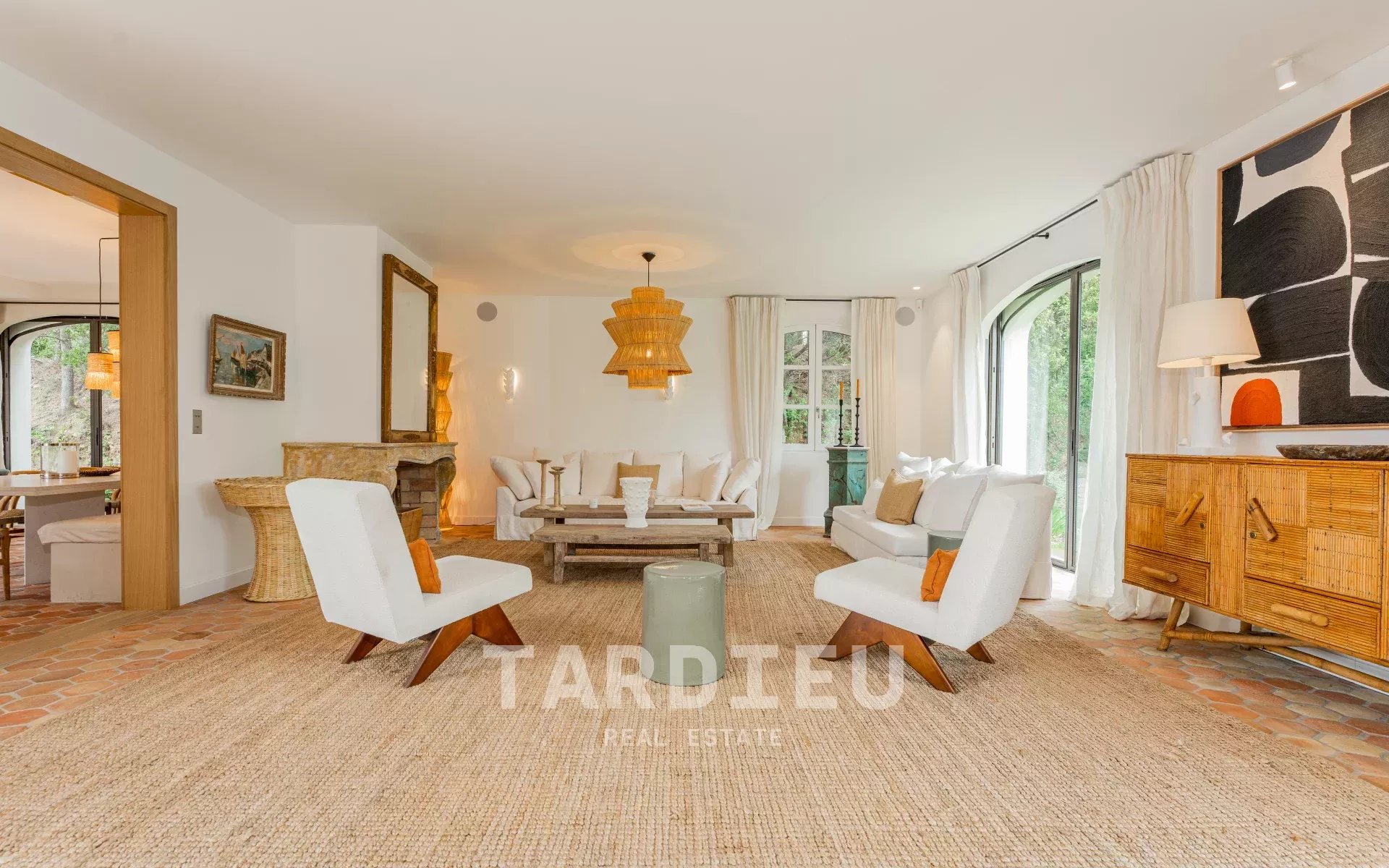 Villa Prestigieuse, Proximité Place des Lices