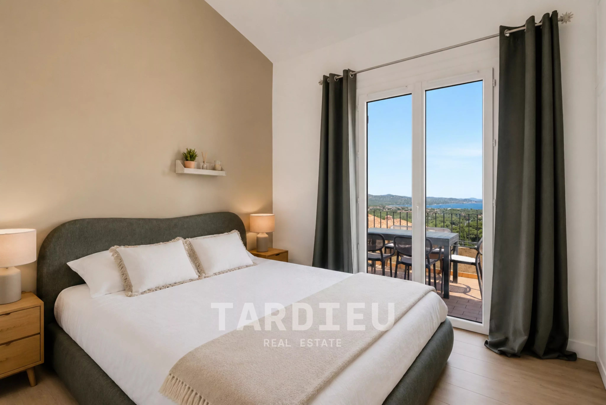 Appartement rénové, vue mer Font Mourier