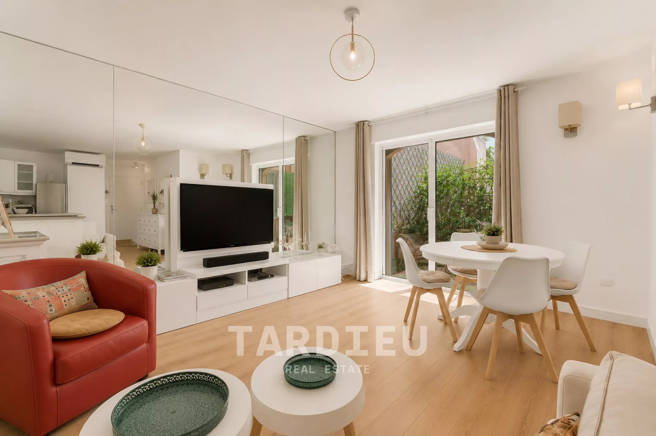 Appartement centre-ville avec terrasse et parking