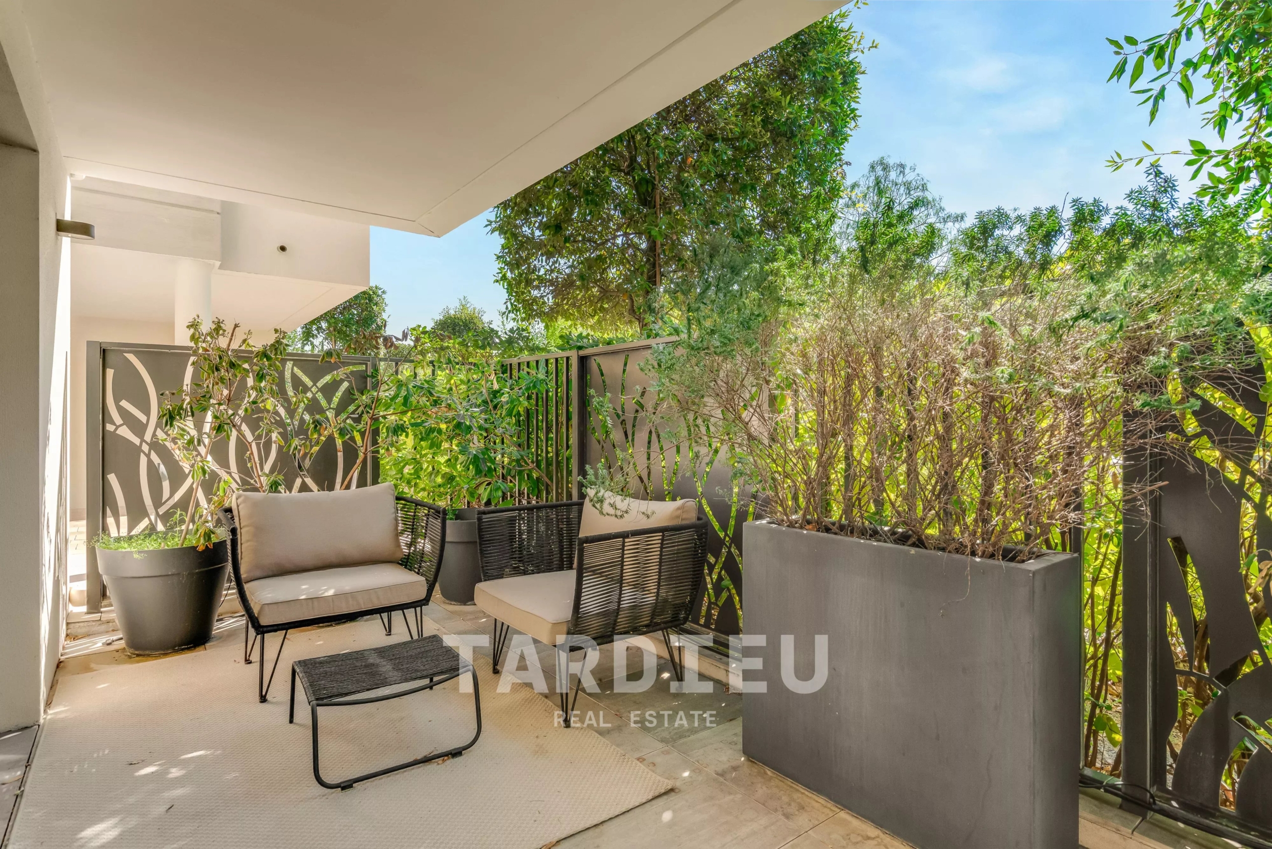 Appartement avec terrasse proche place des lices