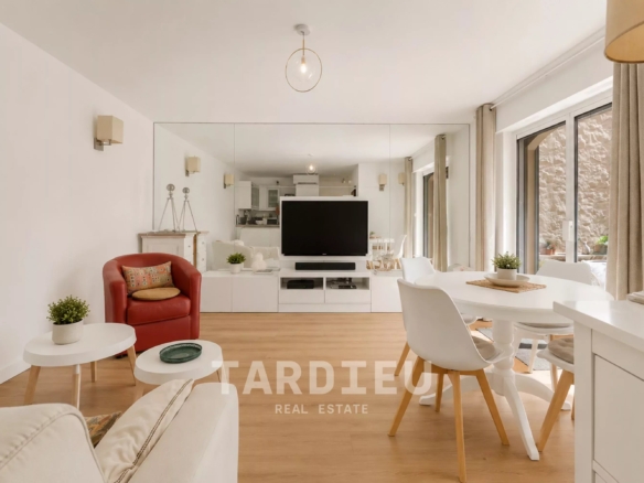 Appartement centre-ville avec terrasse et parking