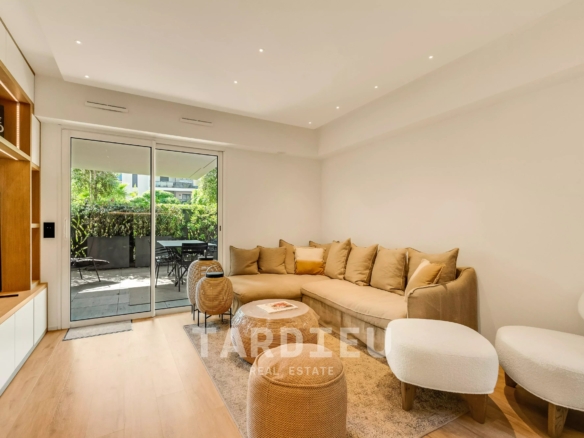 Appartement avec terrasse proche place des lices