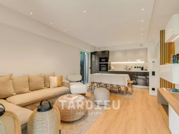 Appartement avec terrasse proche place des lices
