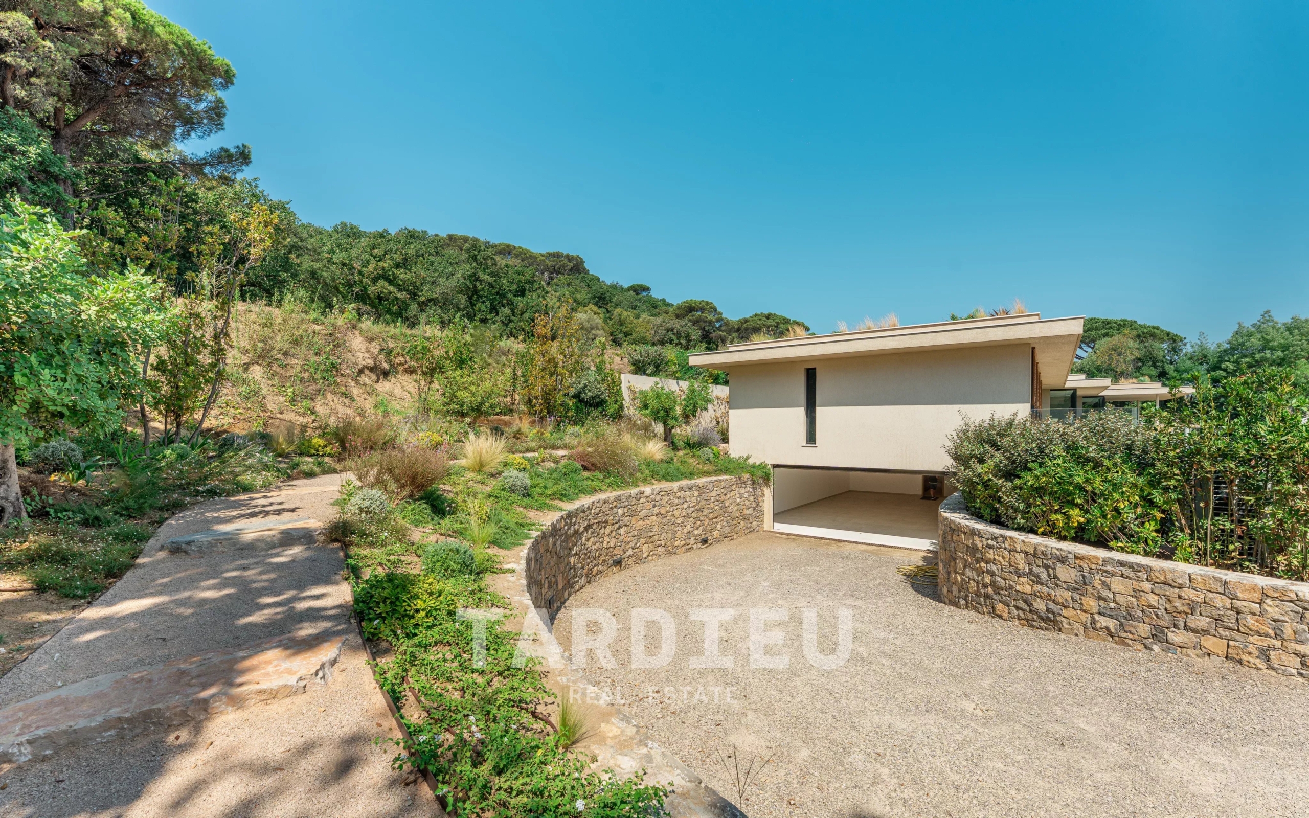 Villa Ramatuelle : vues campagne et mer