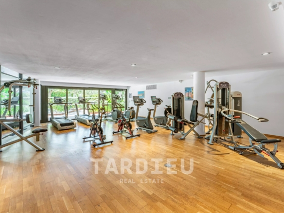 Saint-Tropez : appartement avec jardin et terrasse