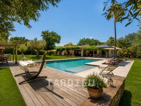 Villa provençale, cœur de vignoble
