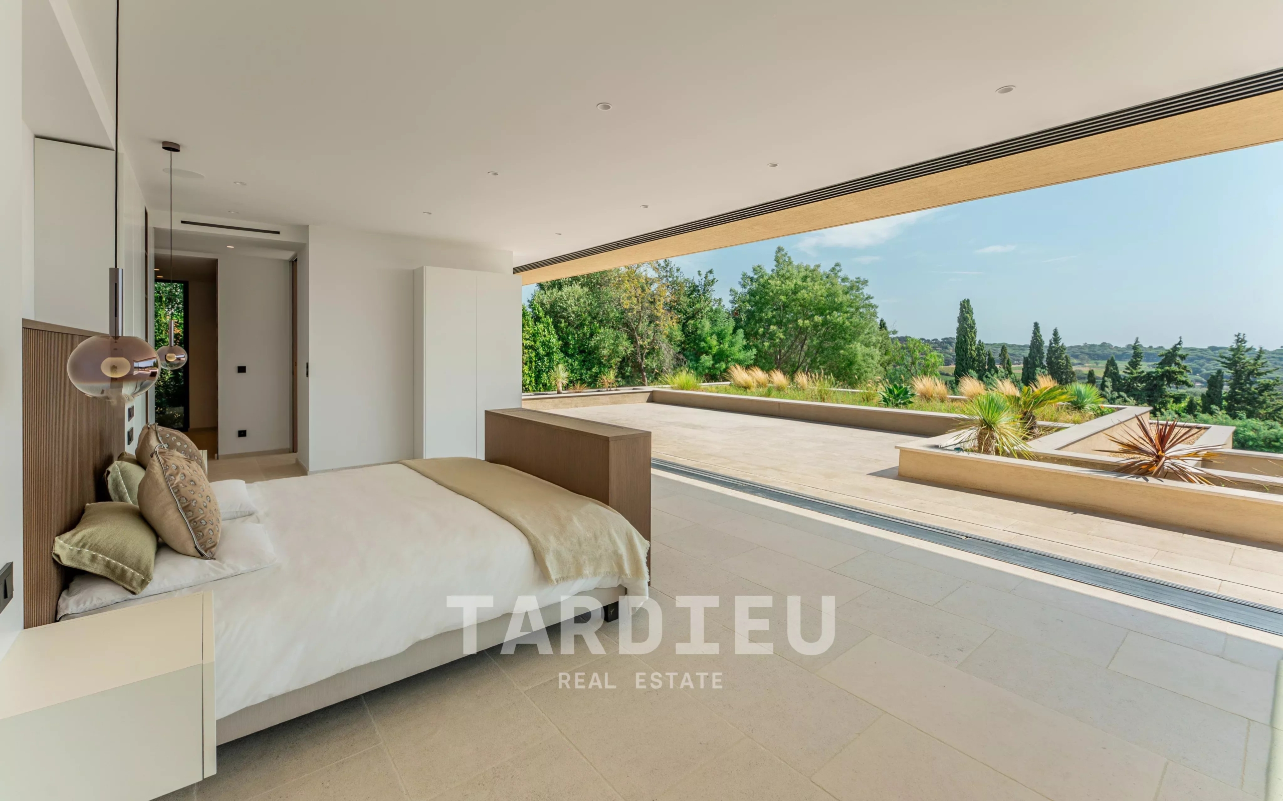Villa Ramatuelle : vues campagne et mer