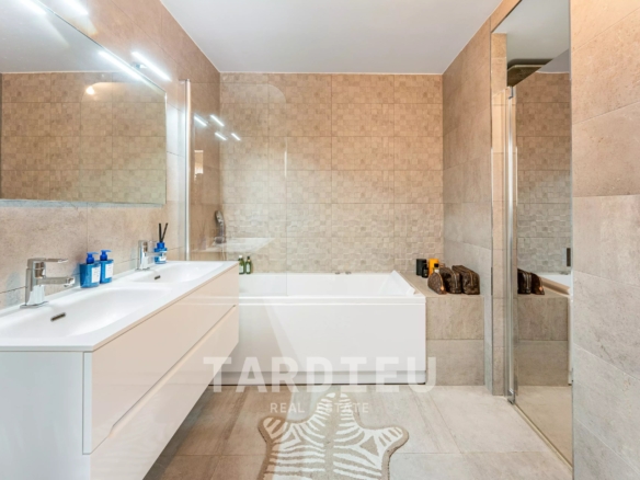 Saint-Tropez : appartement avec jardin et terrasse