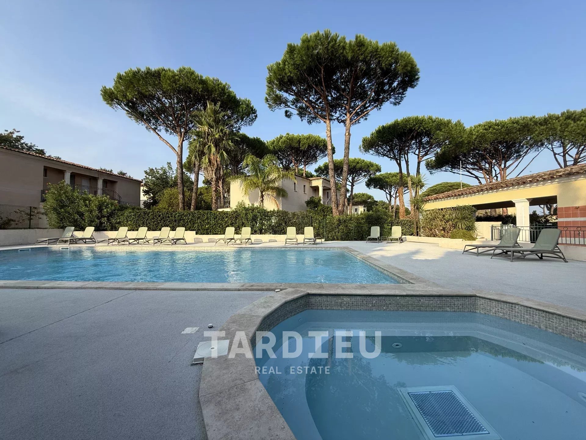 Gassin : Villa piscine, accès mer rapide