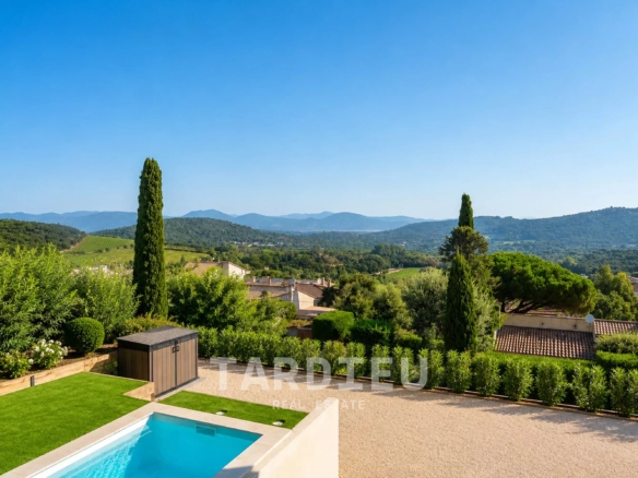 Villa rénovée, piscine, vue dégagée