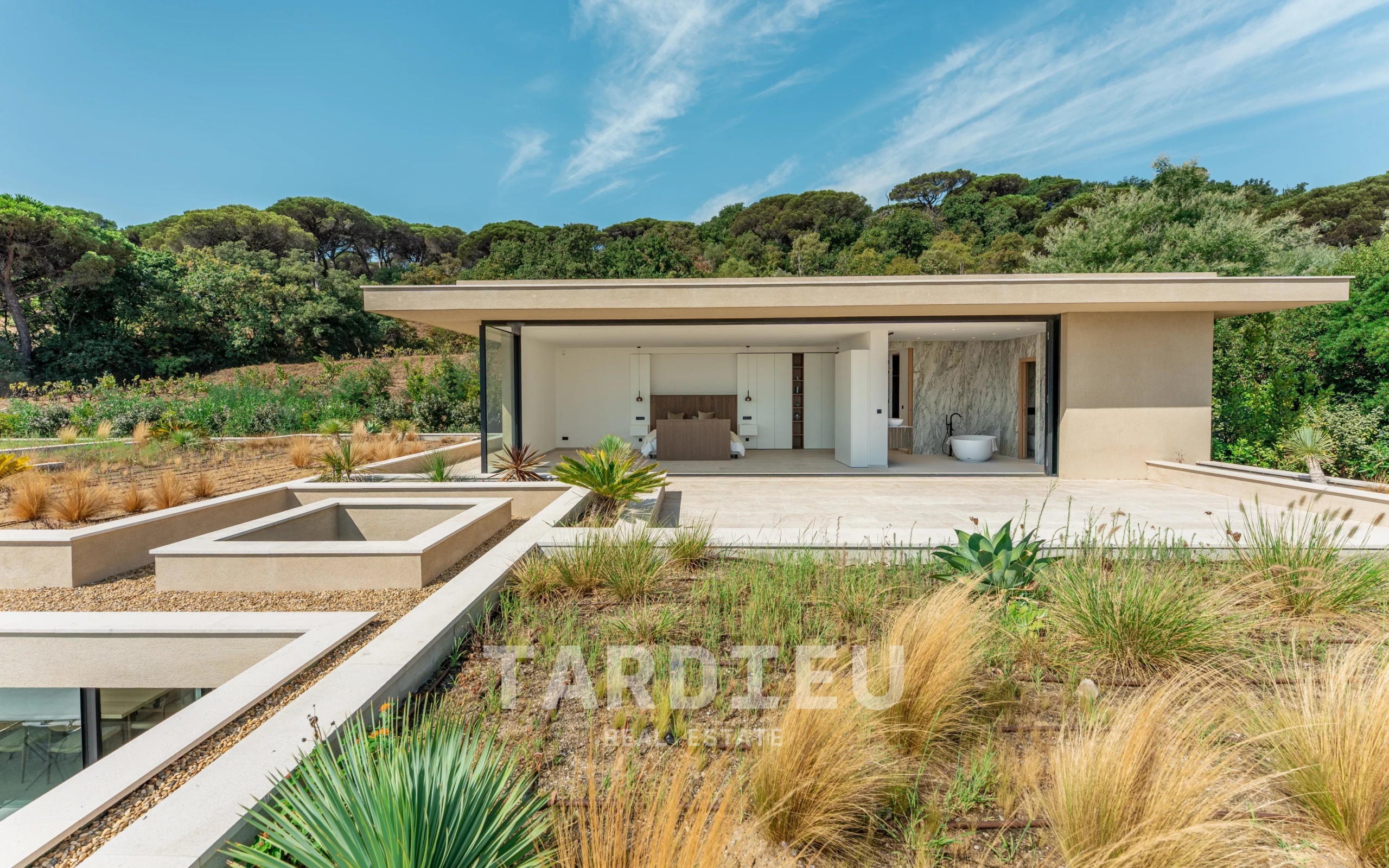 Villa Ramatuelle : vues campagne et mer