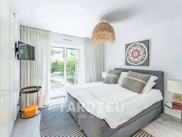 Saint-Tropez : appartement avec jardin et terrasse