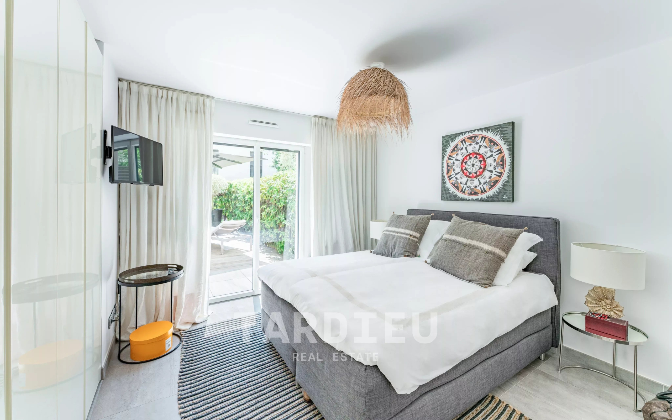 Saint-Tropez : appartement avec jardin et terrasse