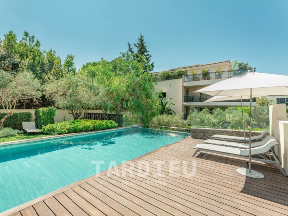 Saint-Tropez : appartement avec jardin et terrasse