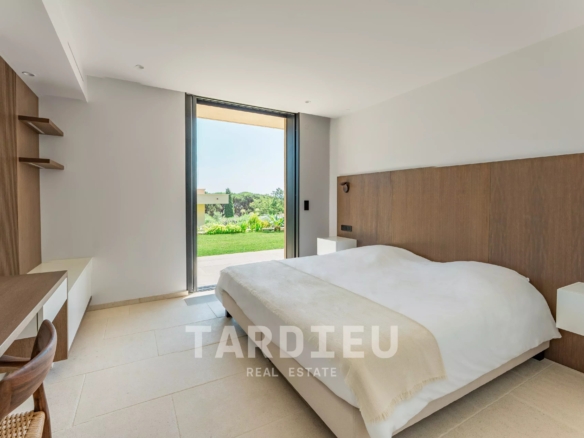 Villa Ramatuelle : vues campagne et mer